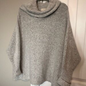 Jessica Simpson sweater